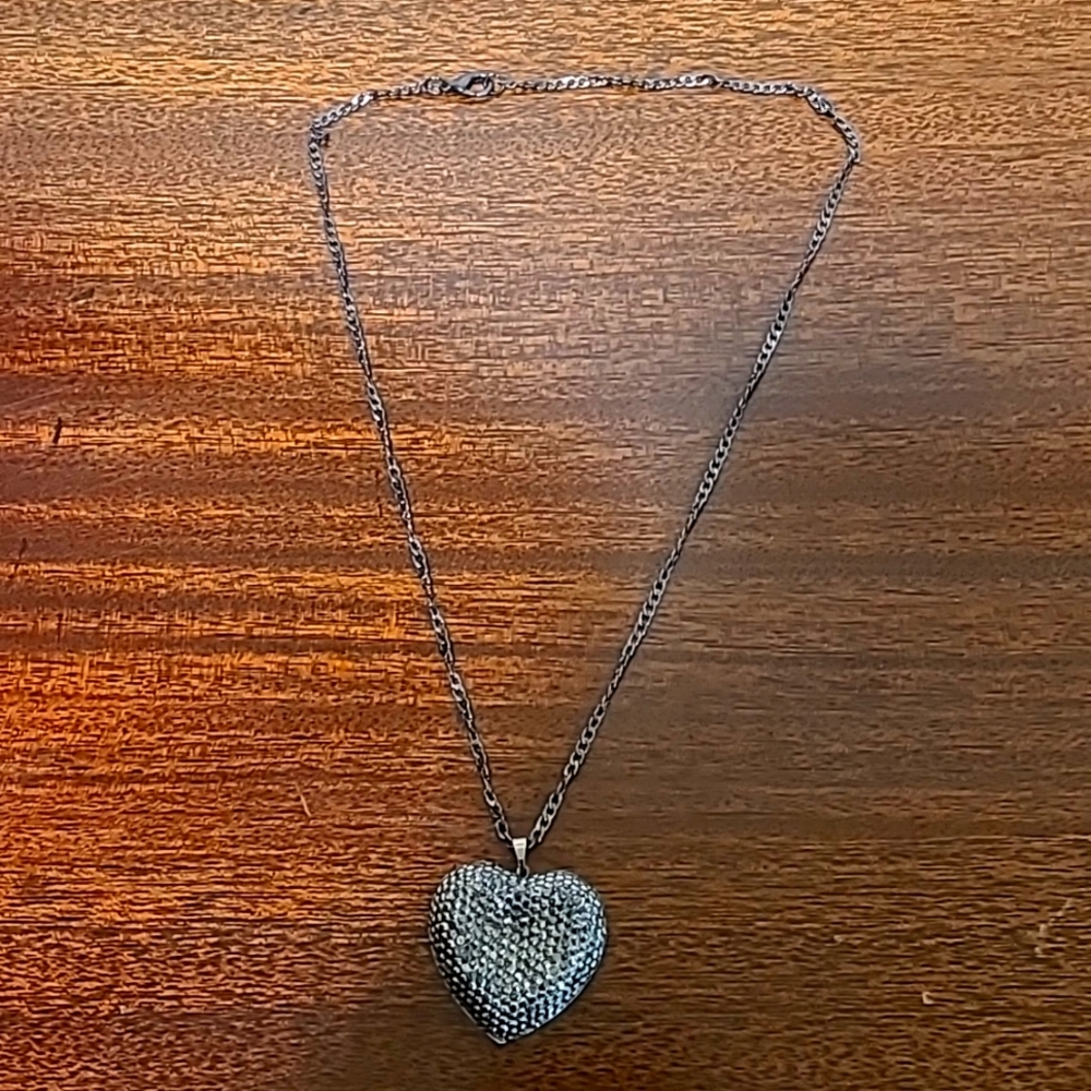 Black and aluver sparkle heart necklace
